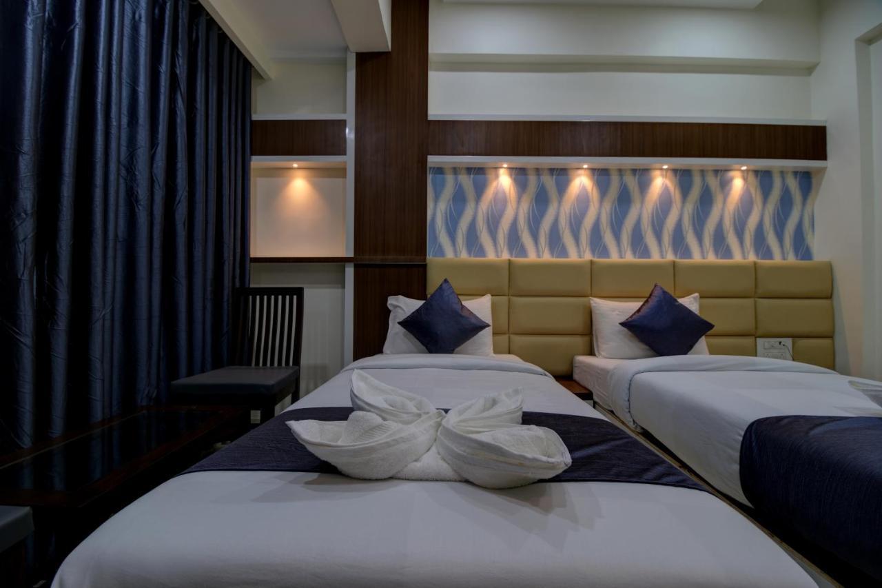 Hotel Mourya Residency Navi Mumbai Exterior foto